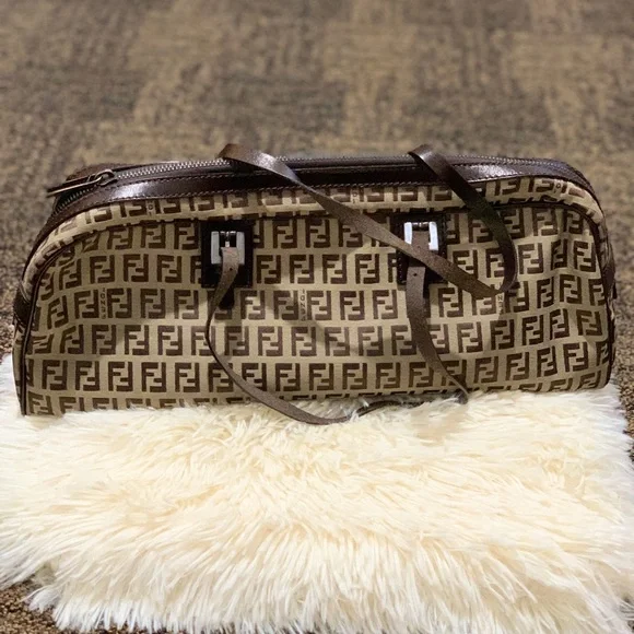 FENDI bag - Picture 3 of 16